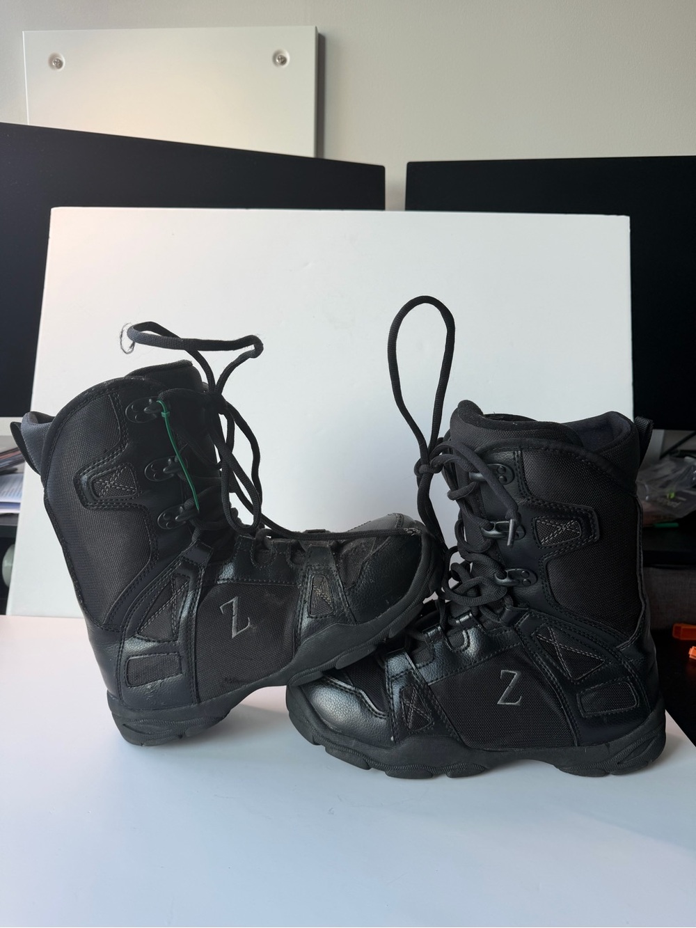 SnowJam Zuma SD Snowboard Boot Sze 9 Men's Black Soft Flex Traditional Lace